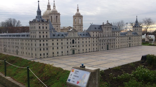 仮定法過去は過去形を使うけど意味は現在についてです