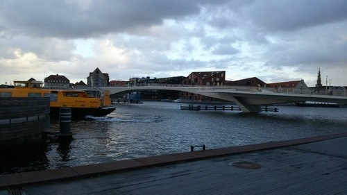 現在形との違いを理解して使いましょう