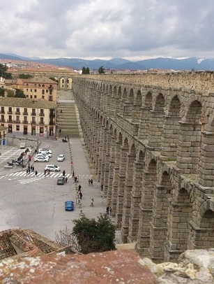 簡単な言葉こそ使いやすいです